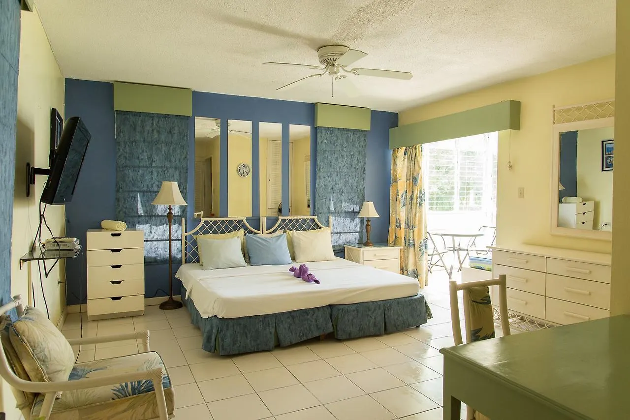 Hipstrip Beach Studio @ Montego Bay Club Resort Apartment